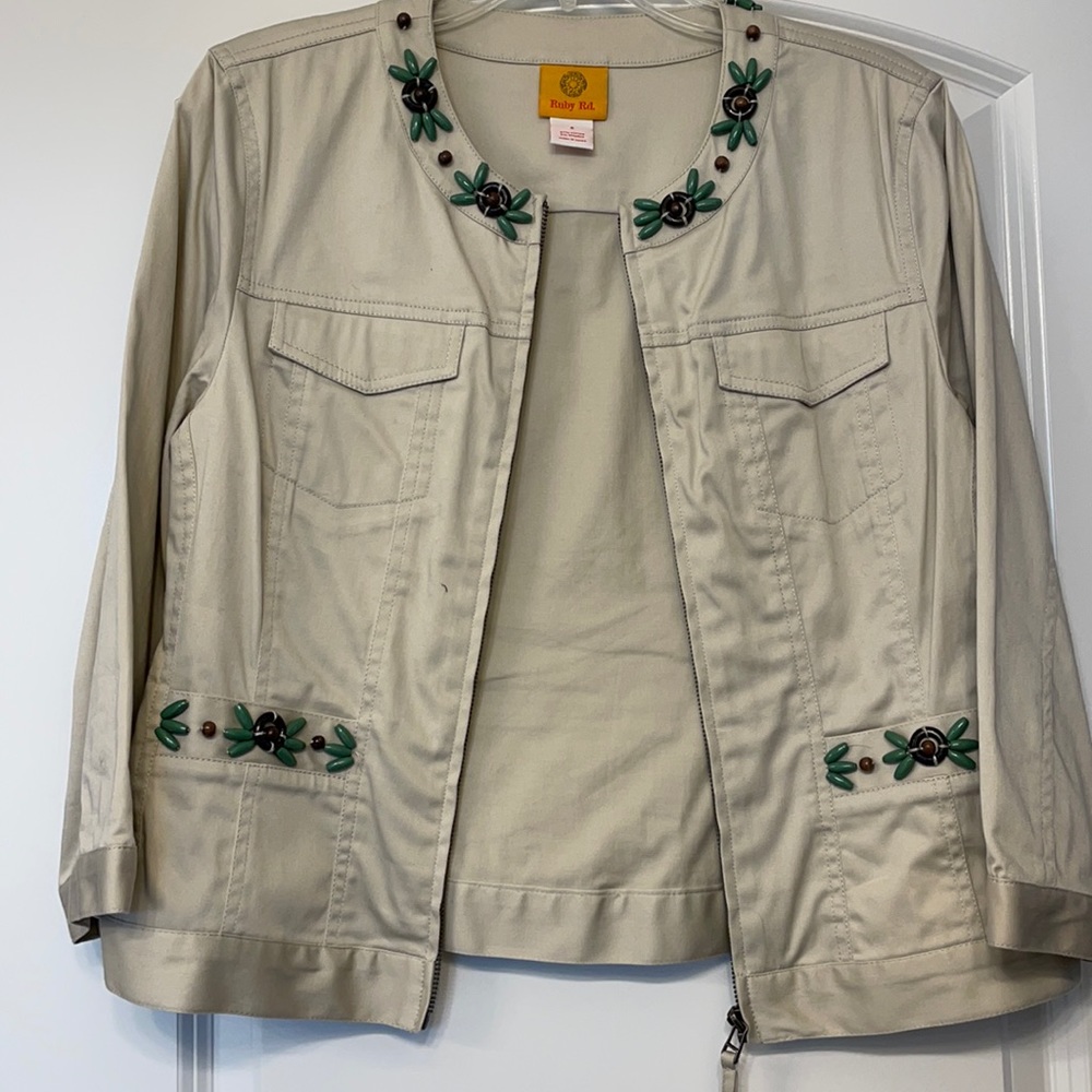 Women’s khaki blazer Ruby are